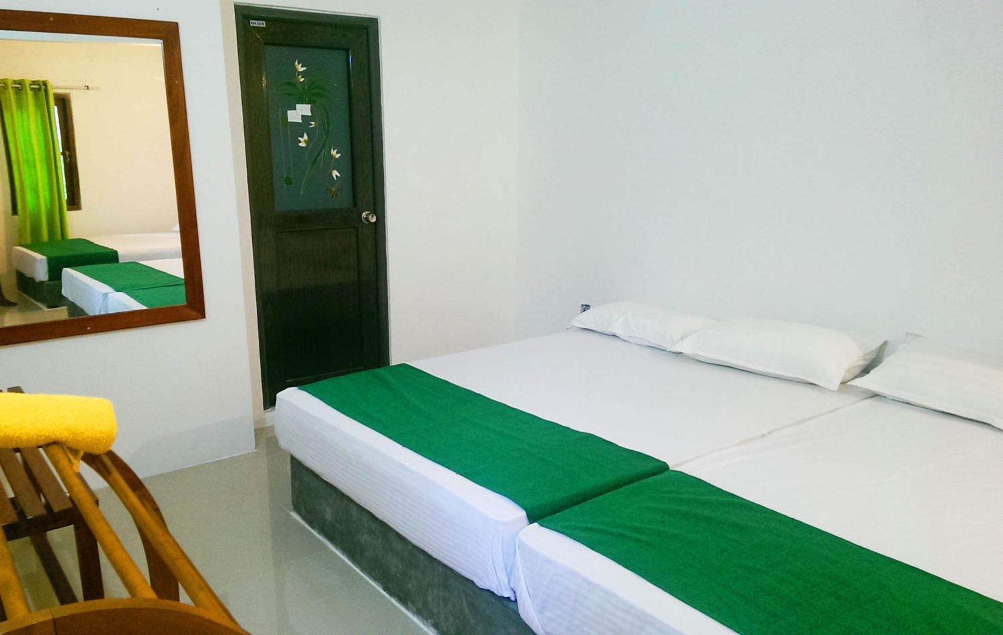Pelican View Cottages Kataragama Esterno foto