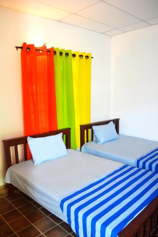 Pelican View Cottages Kataragama Esterno foto