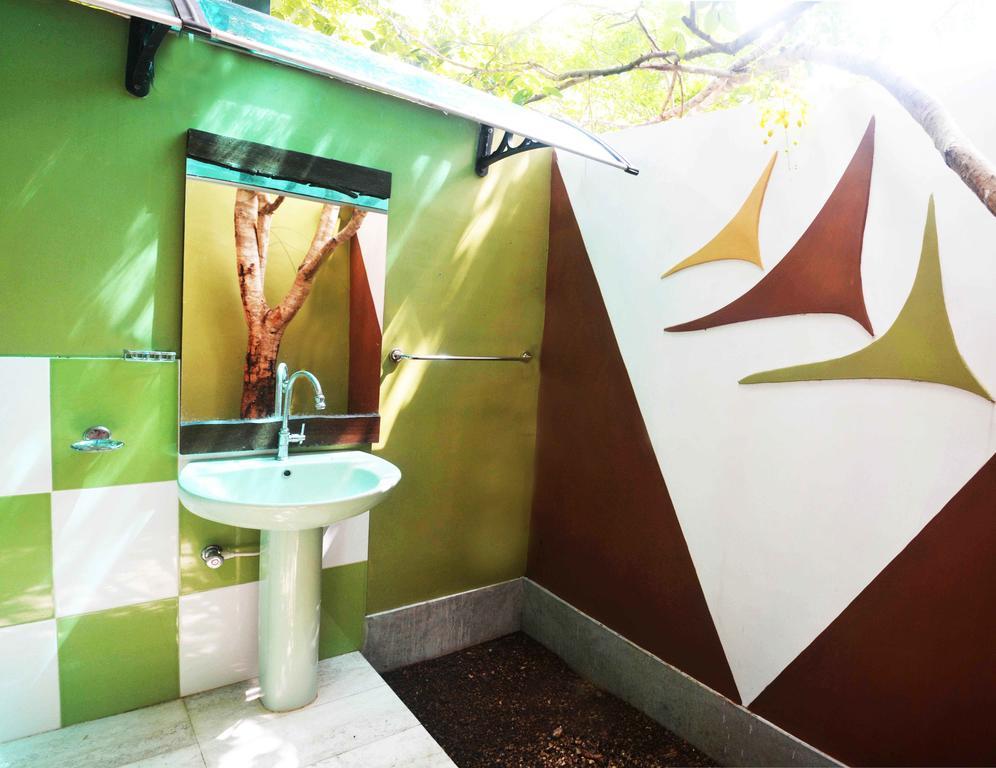 Pelican View Cottages Kataragama Esterno foto