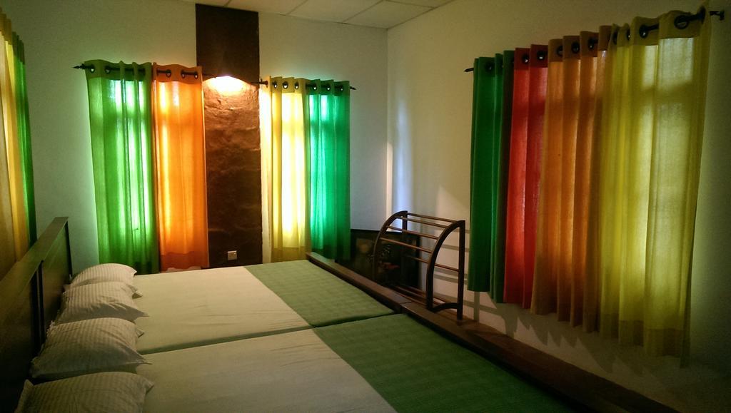 Pelican View Cottages Kataragama Esterno foto